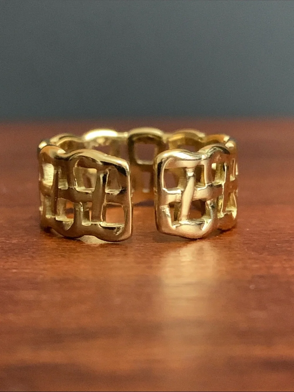 NWT gold tone cut out ring size 7